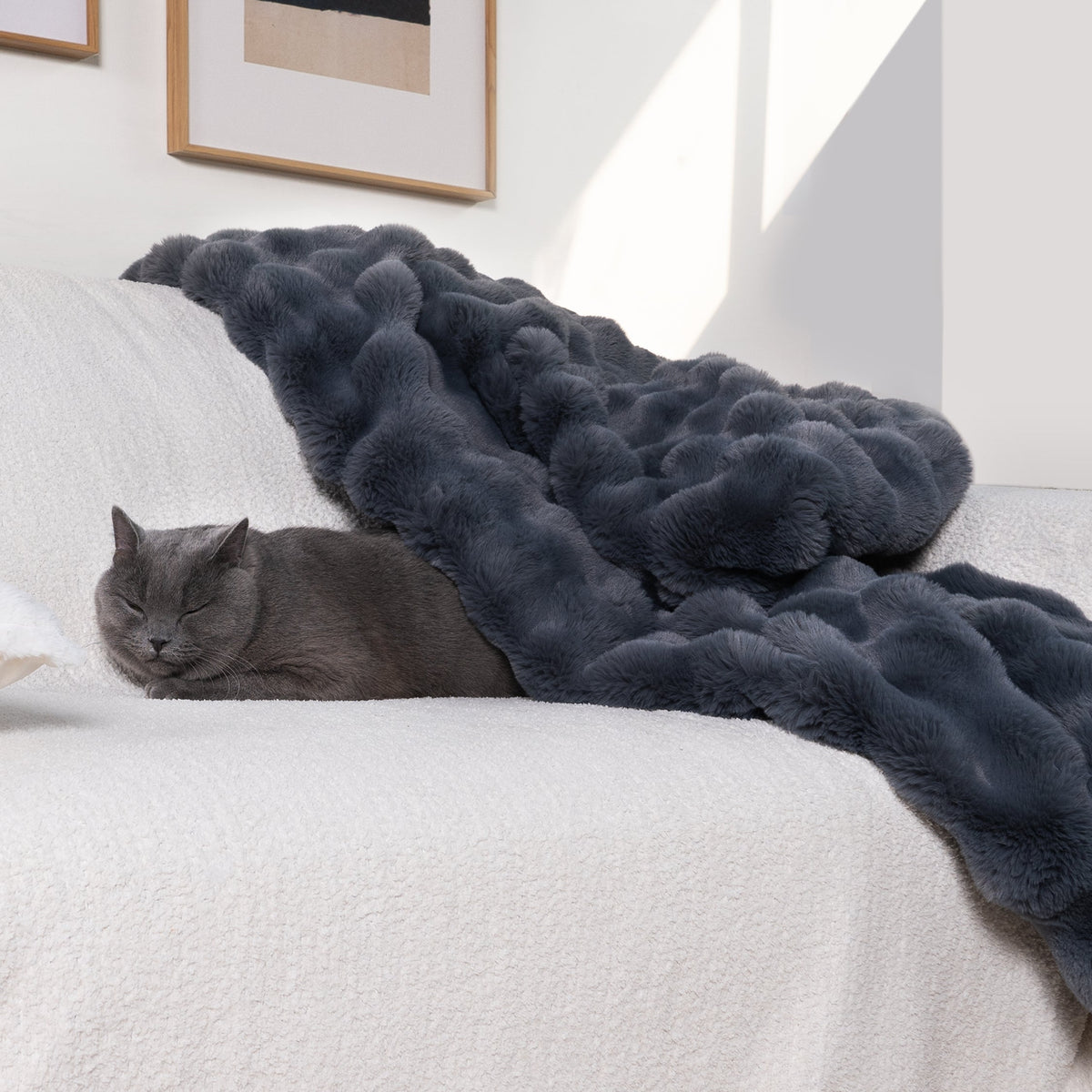 CloudFur Throw Blanket - Plush Faux Fur Sofa & Bed Throw