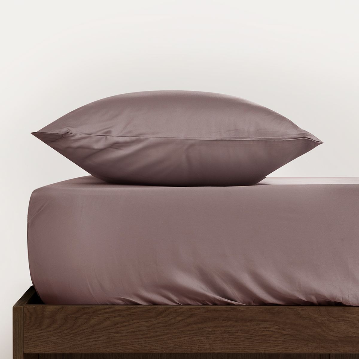 ShedShield Bamboo Pillowcase - Pet Hair Resistant Bedding