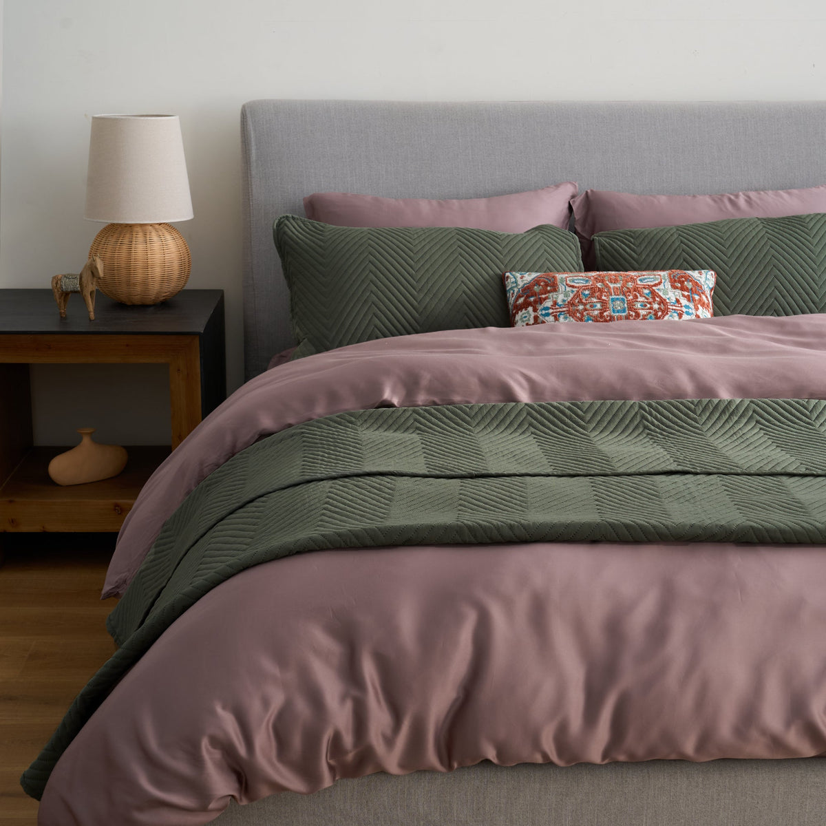 ShedShield Quilt Set - Pet Hair Repellent for Dogs/Cats Family