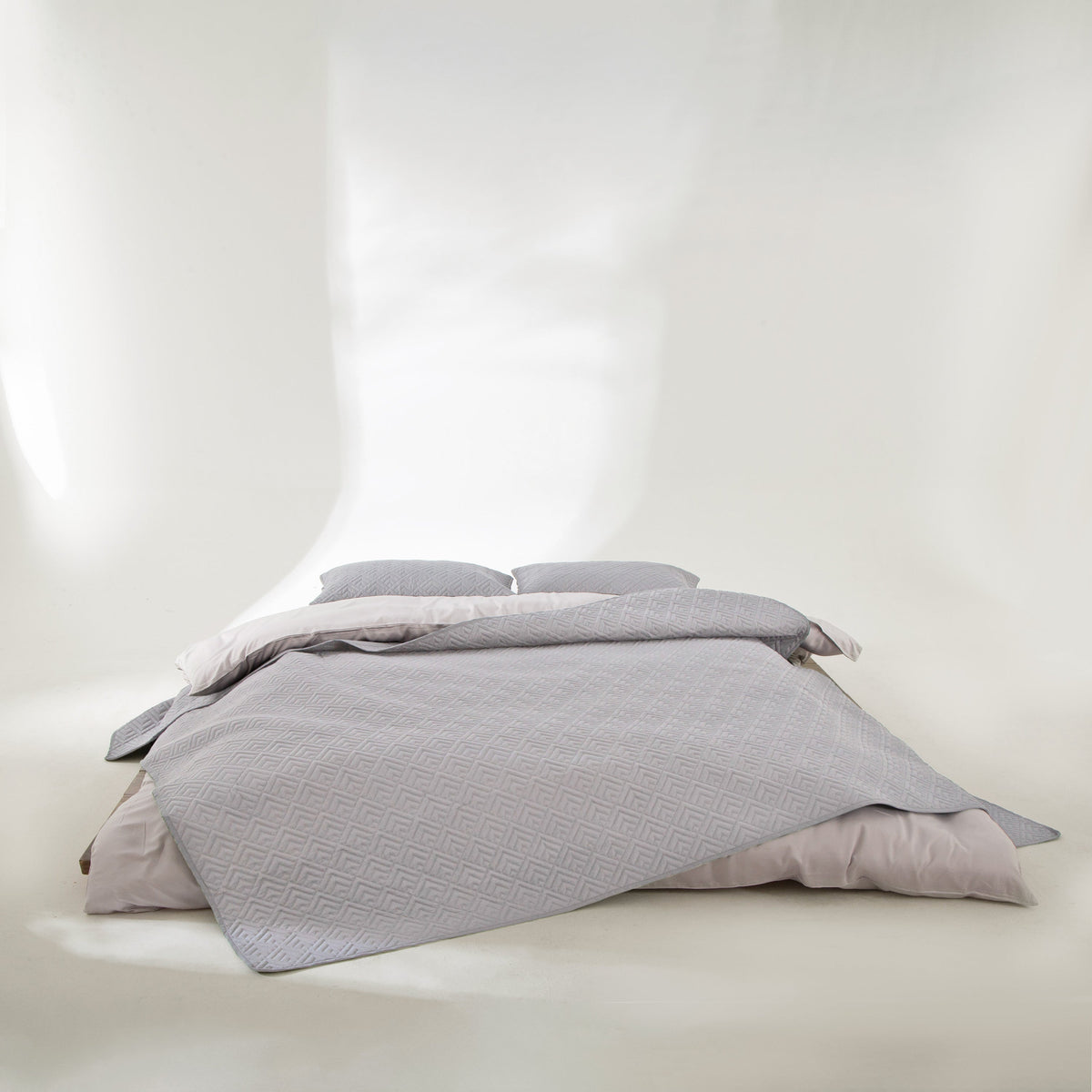 ShedShield Quilt Set - Pet Hair Repellent for Dogs/Cats Family