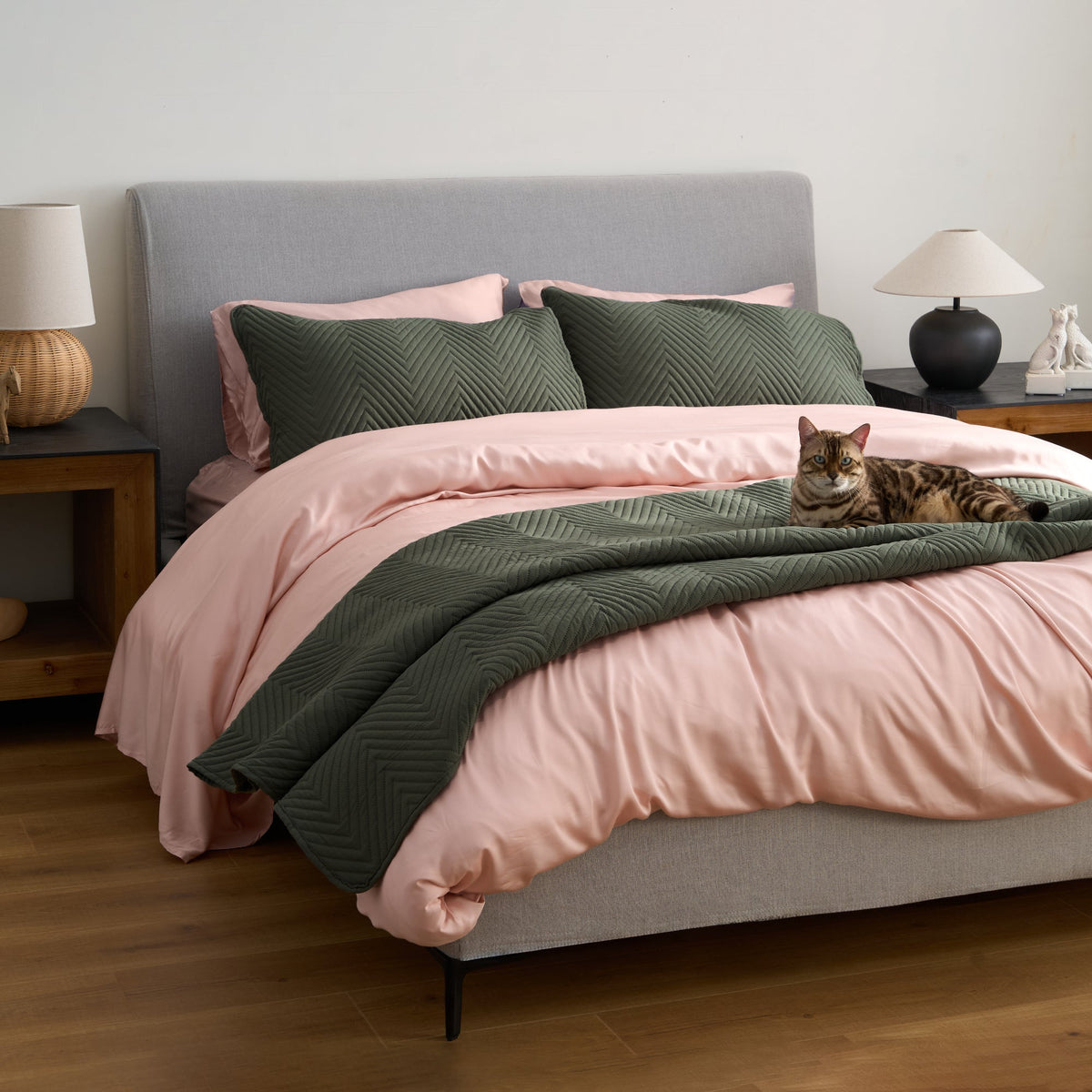 ShedShield Quilt Set - Pet Hair Repellent for Dogs/Cats Family