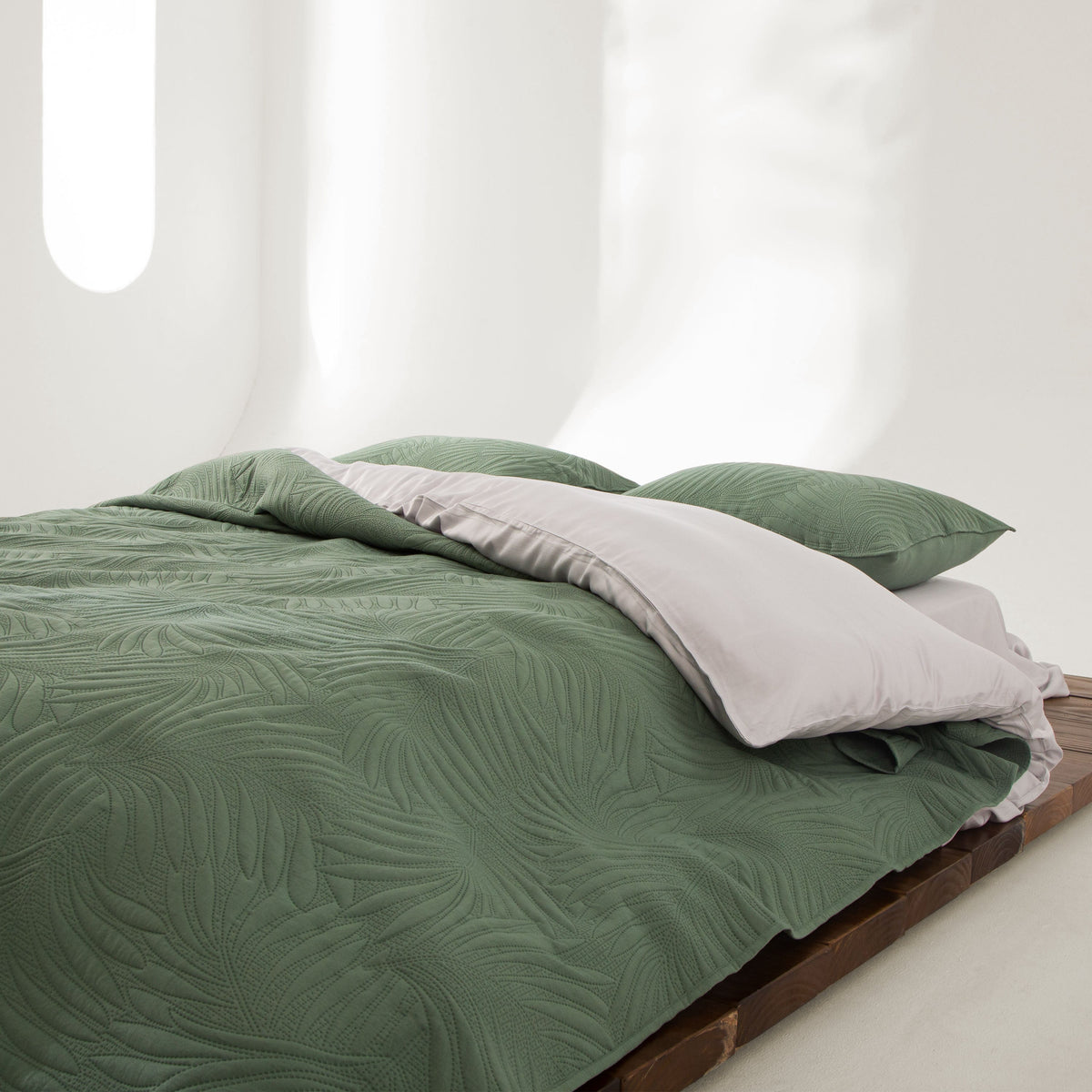 ShedShield Quilt Set - Pet Hair Repellent for Dogs/Cats Family