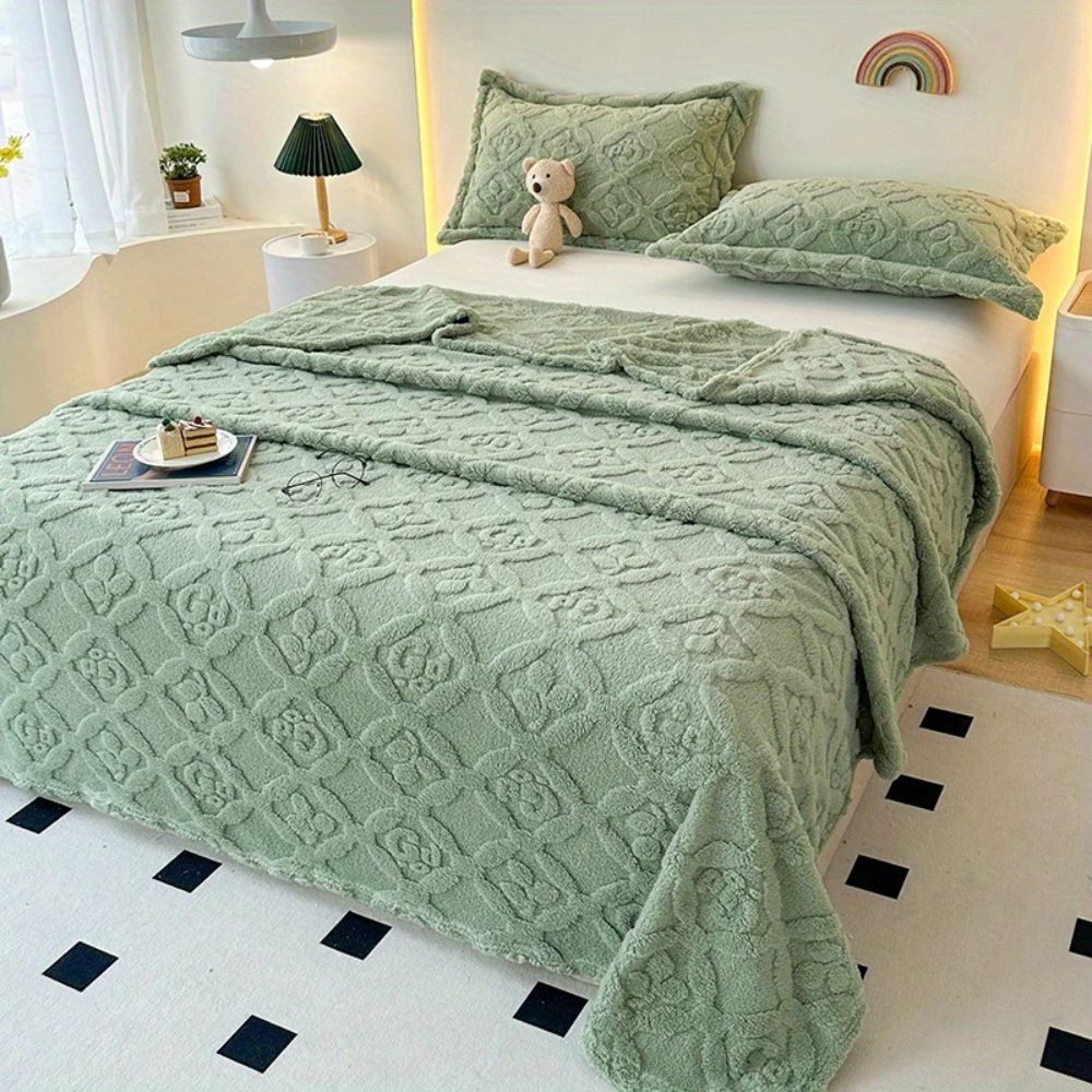 Blad Leaf Embroidered Fleece Blanket - Soft Sofa Throw