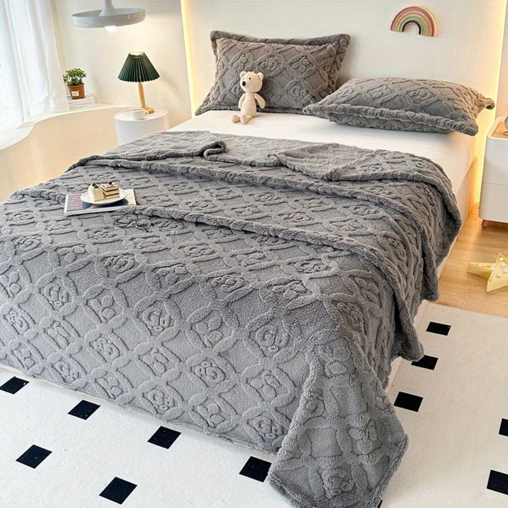 Blad Leaf Embroidered Fleece Blanket - Soft Sofa Throw