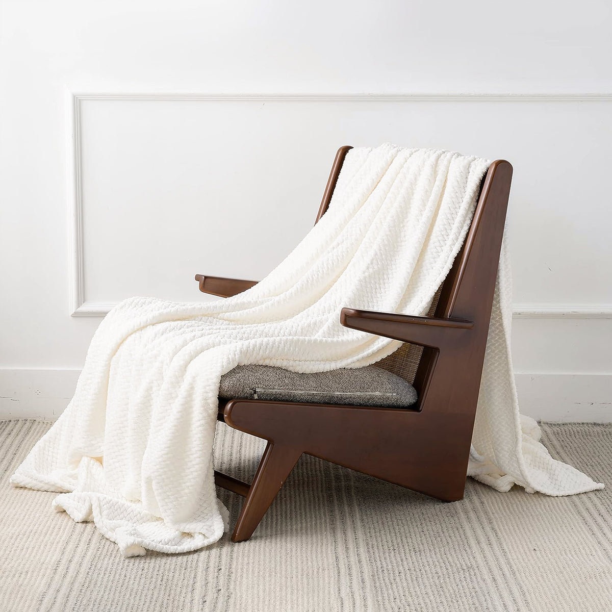SnugFleece Blanket - Super Soft Flannel Fleece Throw