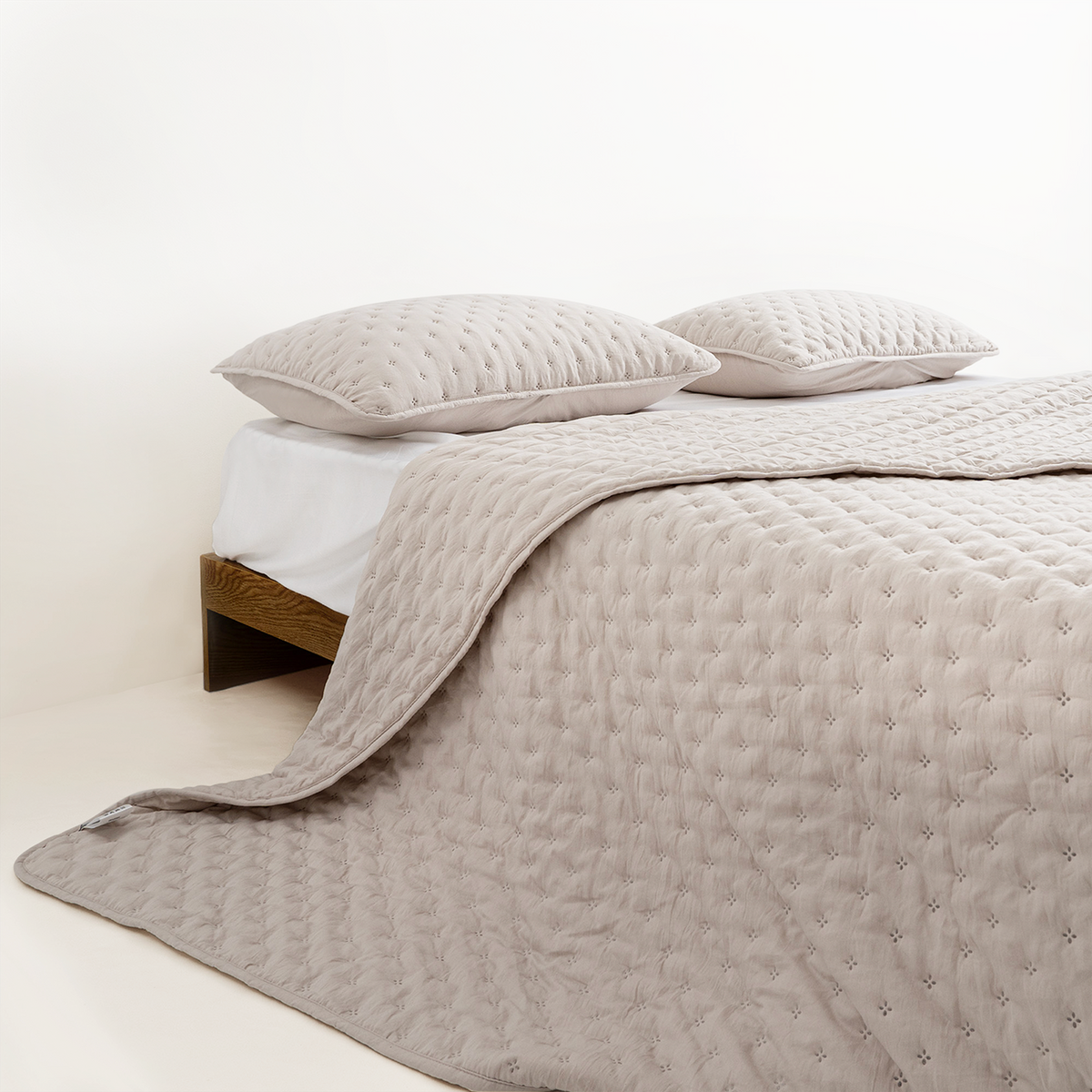 ShedShield Quilt Set - Pet Hair Repellent for Dogs/Cats Family