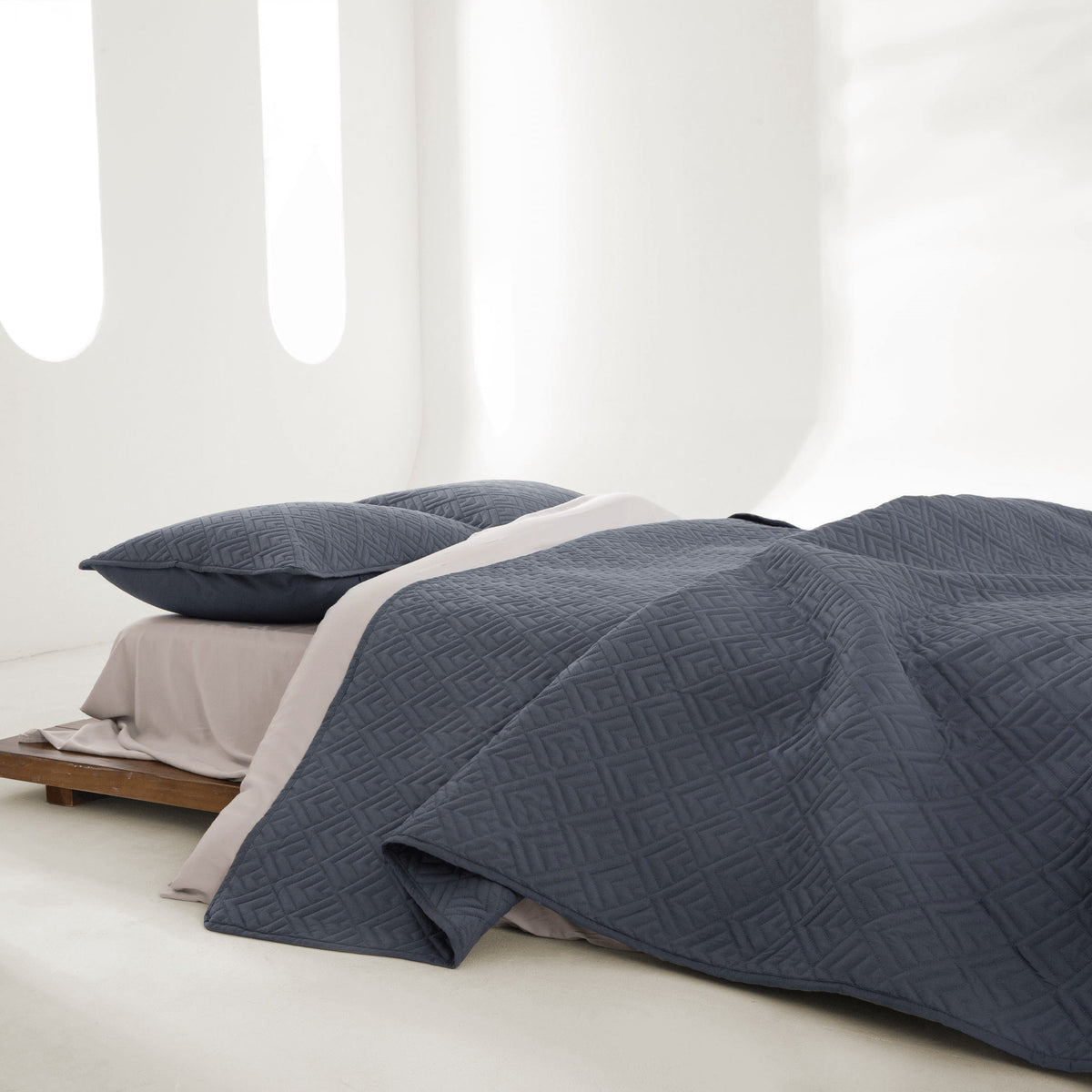 ShedShield Quilt Set - Pet Hair Repellent for Dogs/Cats Family