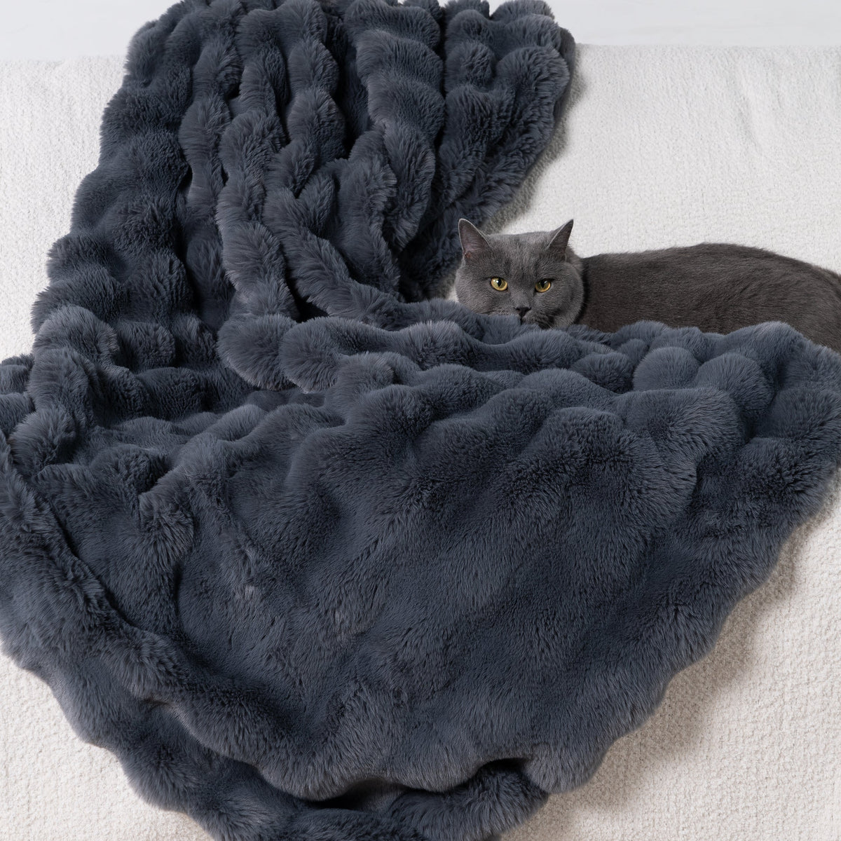 CloudFur Throw Blanket - Plush Faux Fur Sofa & Bed Throw