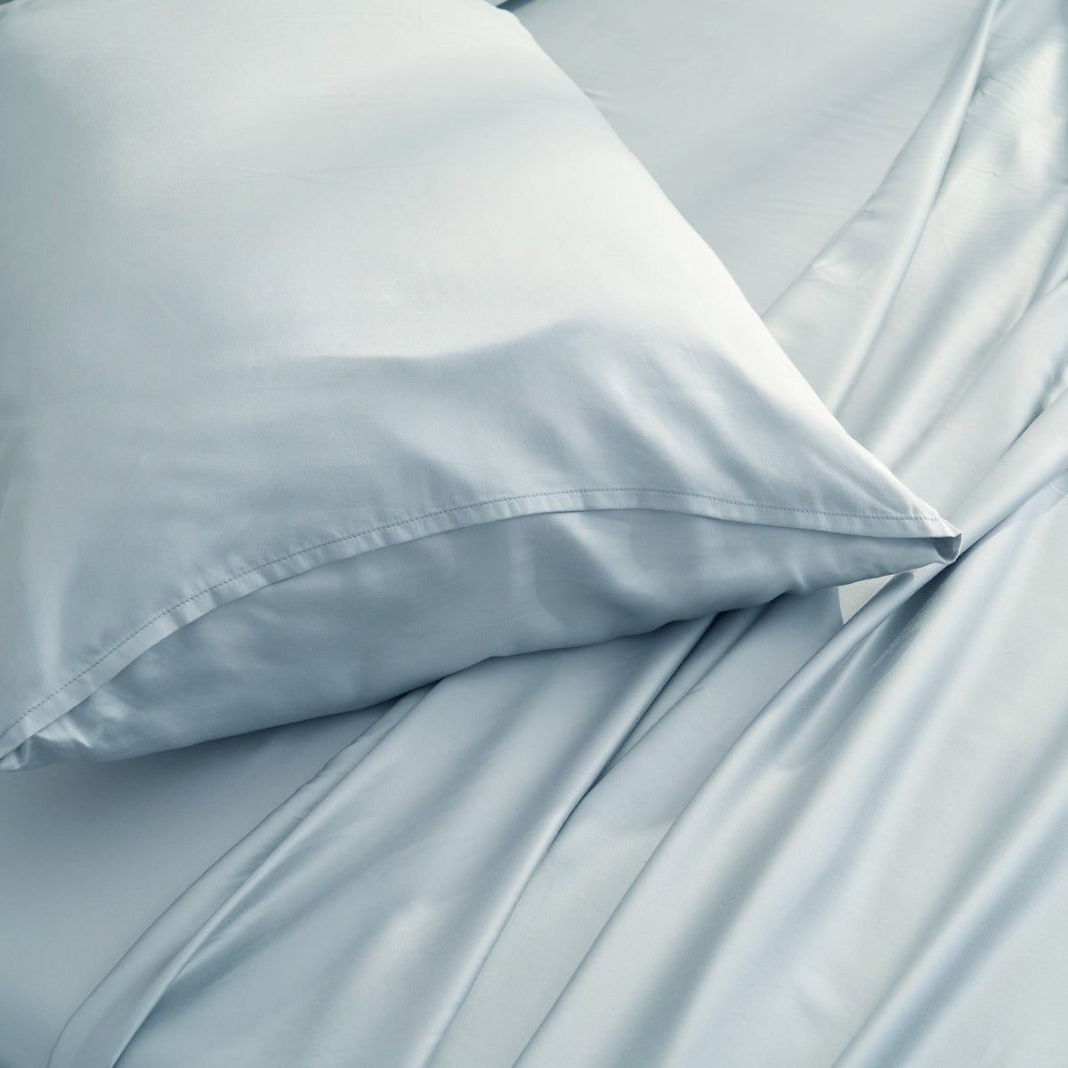 ShedShield Bamboo Pillowcase - Pet Hair Resistant Bedding