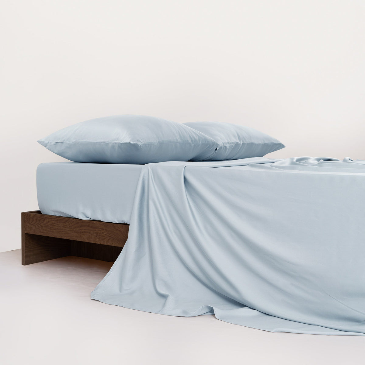 ShedShield Bamboo Fitted Sheet - Pet Hair Repellent for Dogs/Cats Family