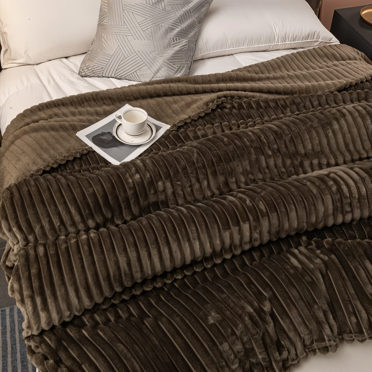 Mys Soft Fleece Blanket - Cosy Sofa & Bed Throw