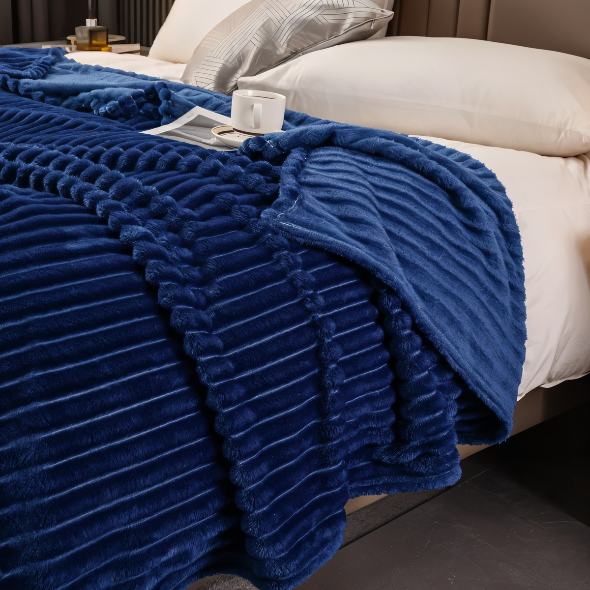 Mys Soft Fleece Blanket - Cosy Sofa & Bed Throw