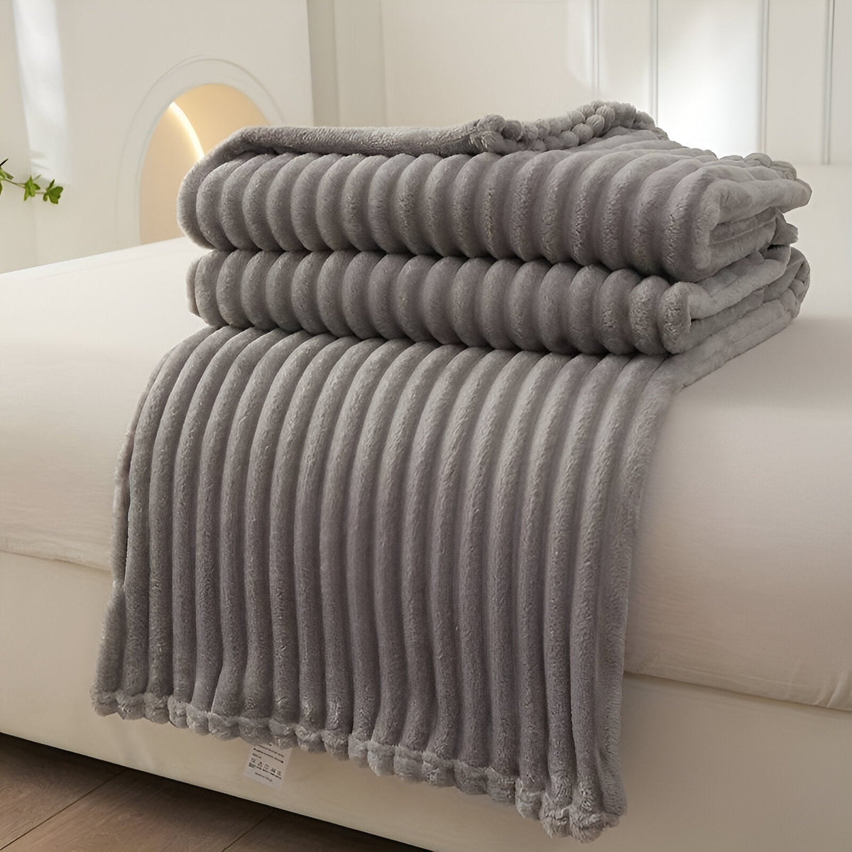 Mys Soft Fleece Blanket - Cosy Sofa & Bed Throw