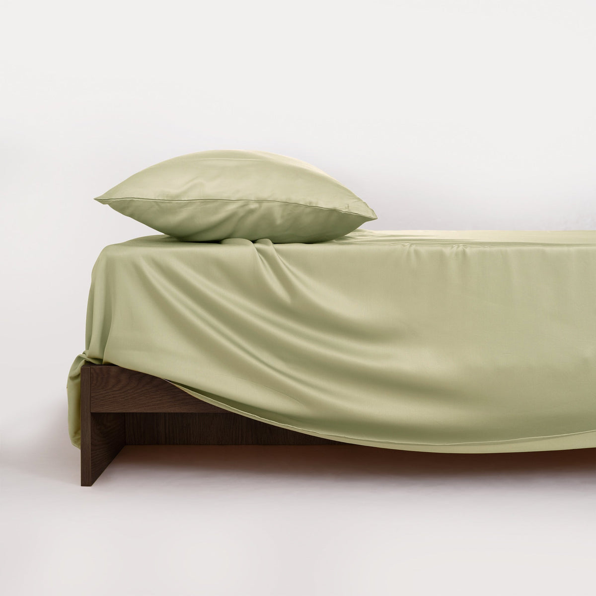 ShedShield Bamboo Pillowcase - Pet Hair Resistant Bedding