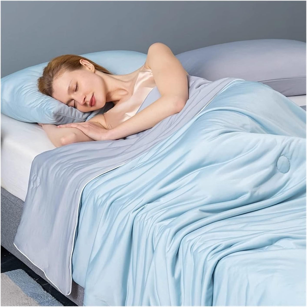 SleepBreeze Cooling Blanket - Lightweight Summer Blanket