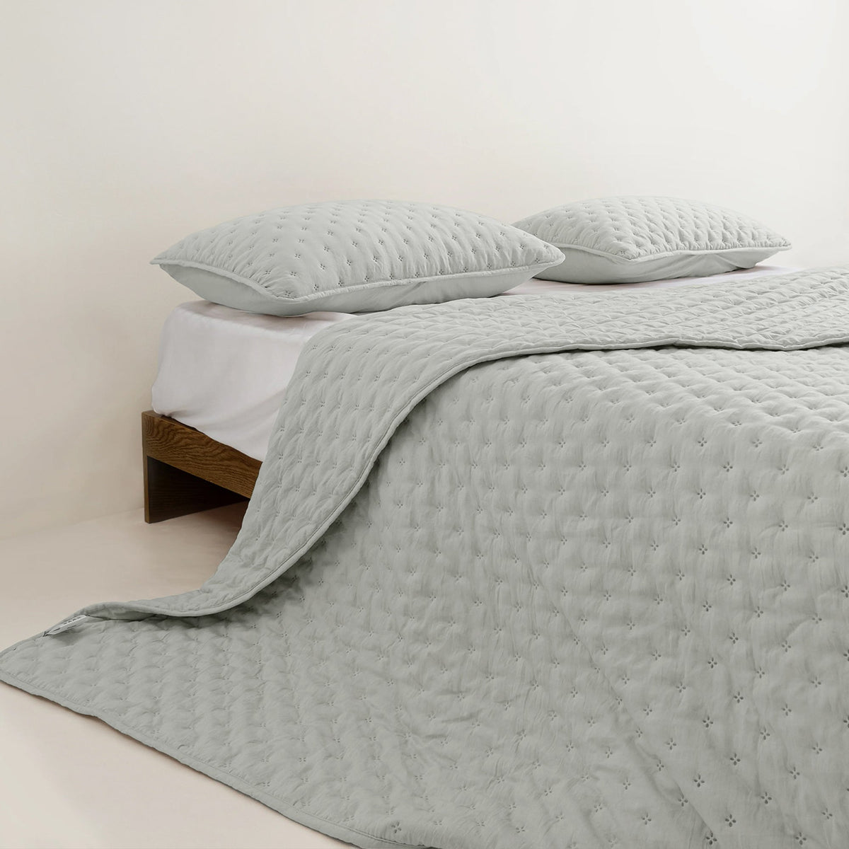 ShedShield Quilt Set - Pet Hair Repellent for Dogs/Cats Family