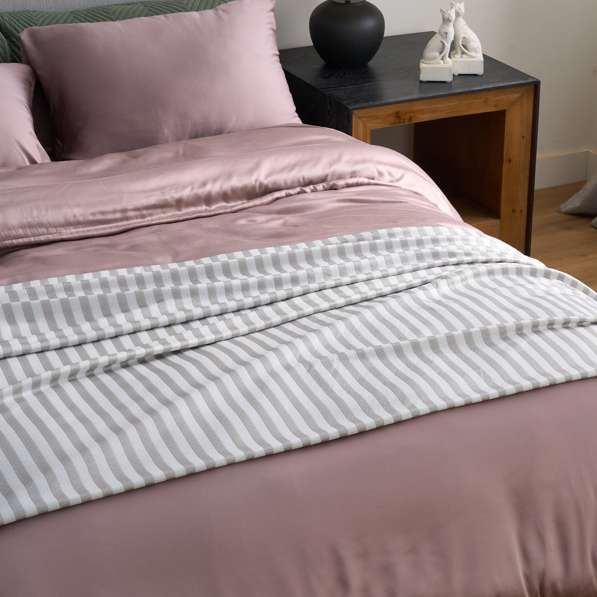 ShedShield Cooling Throw - Pet Hair Resistant Blanket